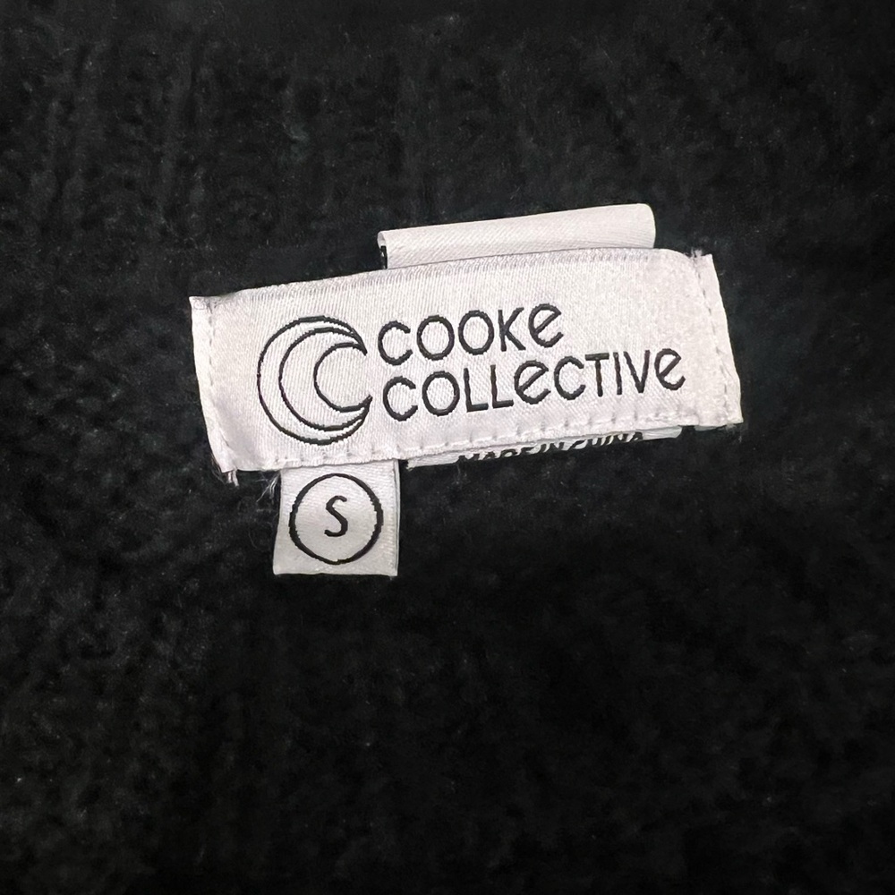Black and White Yin Yang Sweater - Picture 3 of 3